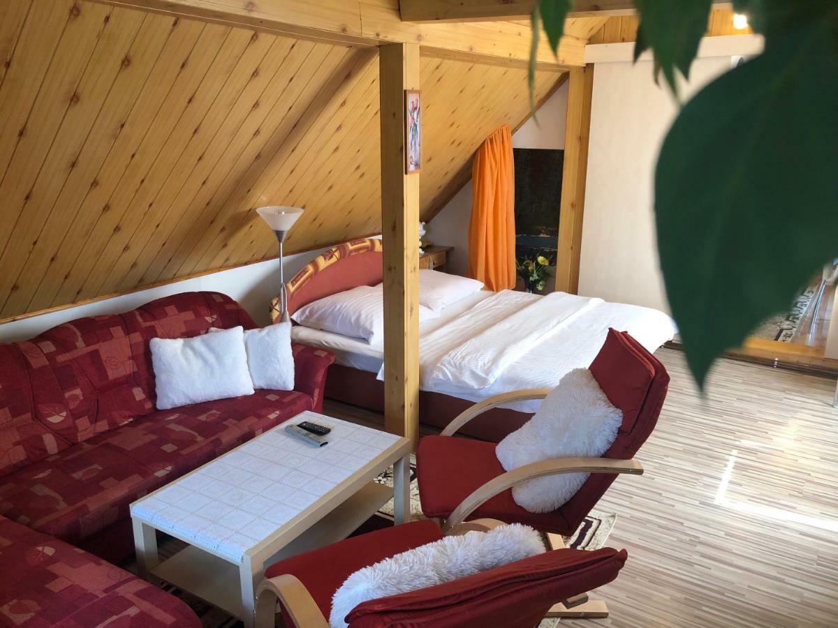 Ubytovanie Na Sukromi Turčianske Teplice Exterior foto